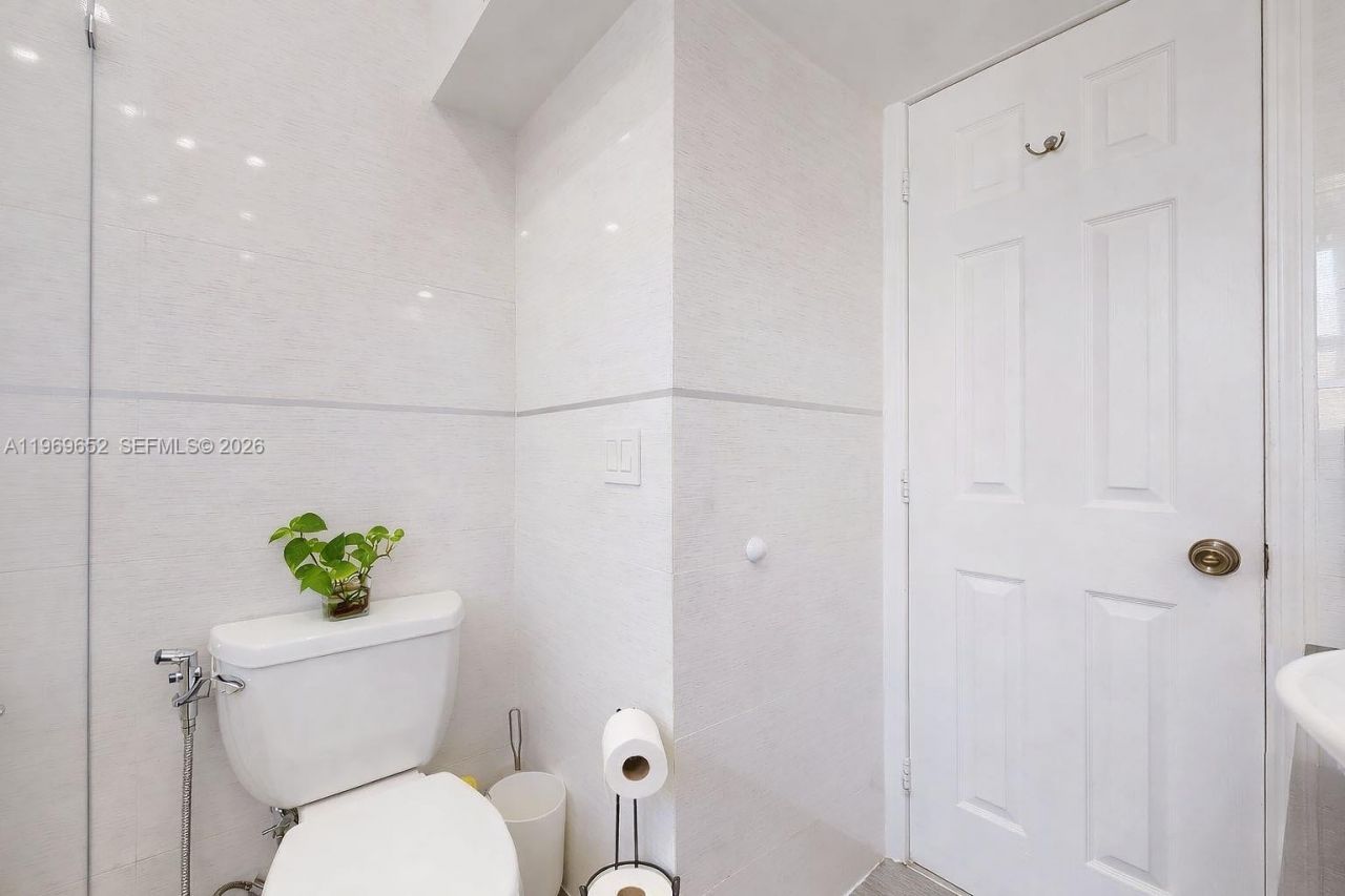 1611 SW 21st St, Miami, FL 33145 Photo