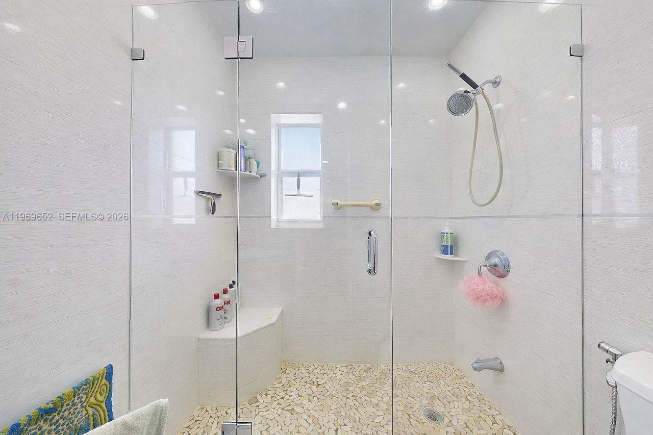 1611 SW 21st St, Miami, FL 33145 Photo