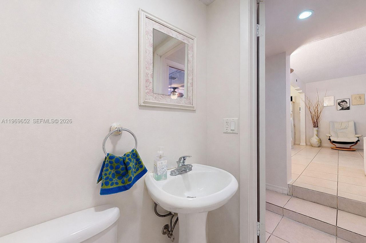 1611 SW 21st St, Miami, FL 33145 Photo