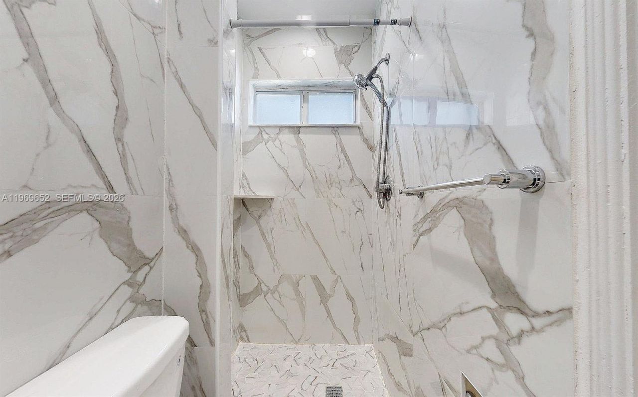 1611 SW 21st St, Miami, FL 33145 Photo