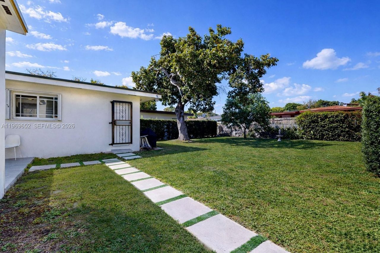 1611 SW 21st St, Miami, FL 33145 Photo