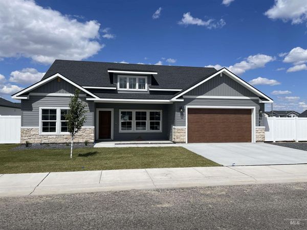 1122 Crestview Dr, Twin Falls, ID 83301