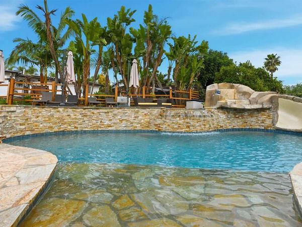 1761 Country Ln, Escondido, CA 92025