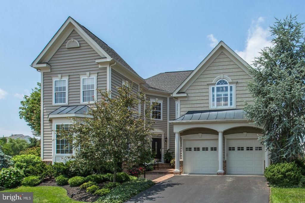 22833 Highcrest Circle, Brambleton, VA 20148 Main Photo