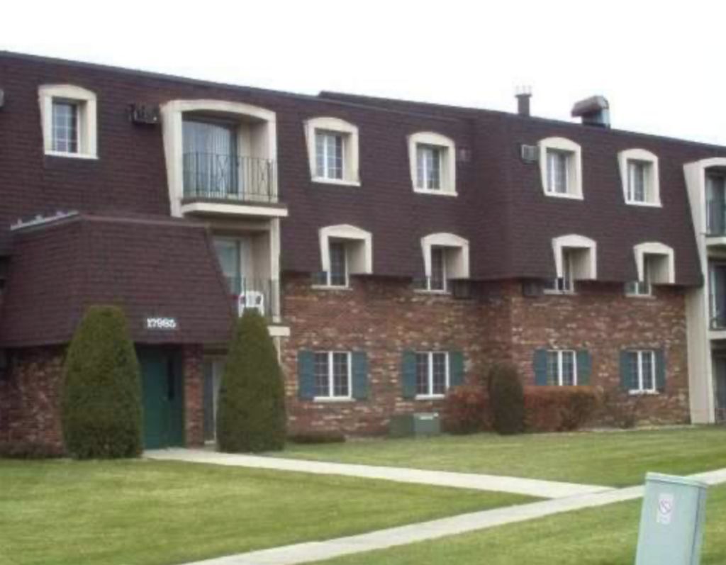 17985 Huntleigh Court, Unit 104, Country Club Hills, IL 60478 Main Photo