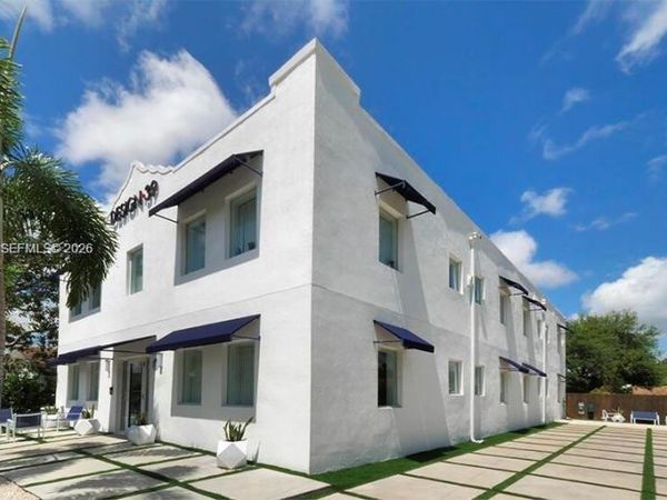 165 NW 39th St, Unit 8, Miami, FL 33127
