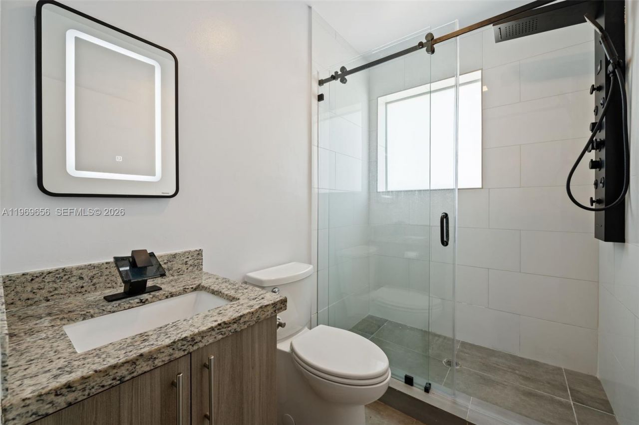 165 NW 39th St, Unit 8, Miami, FL 33127 Photo