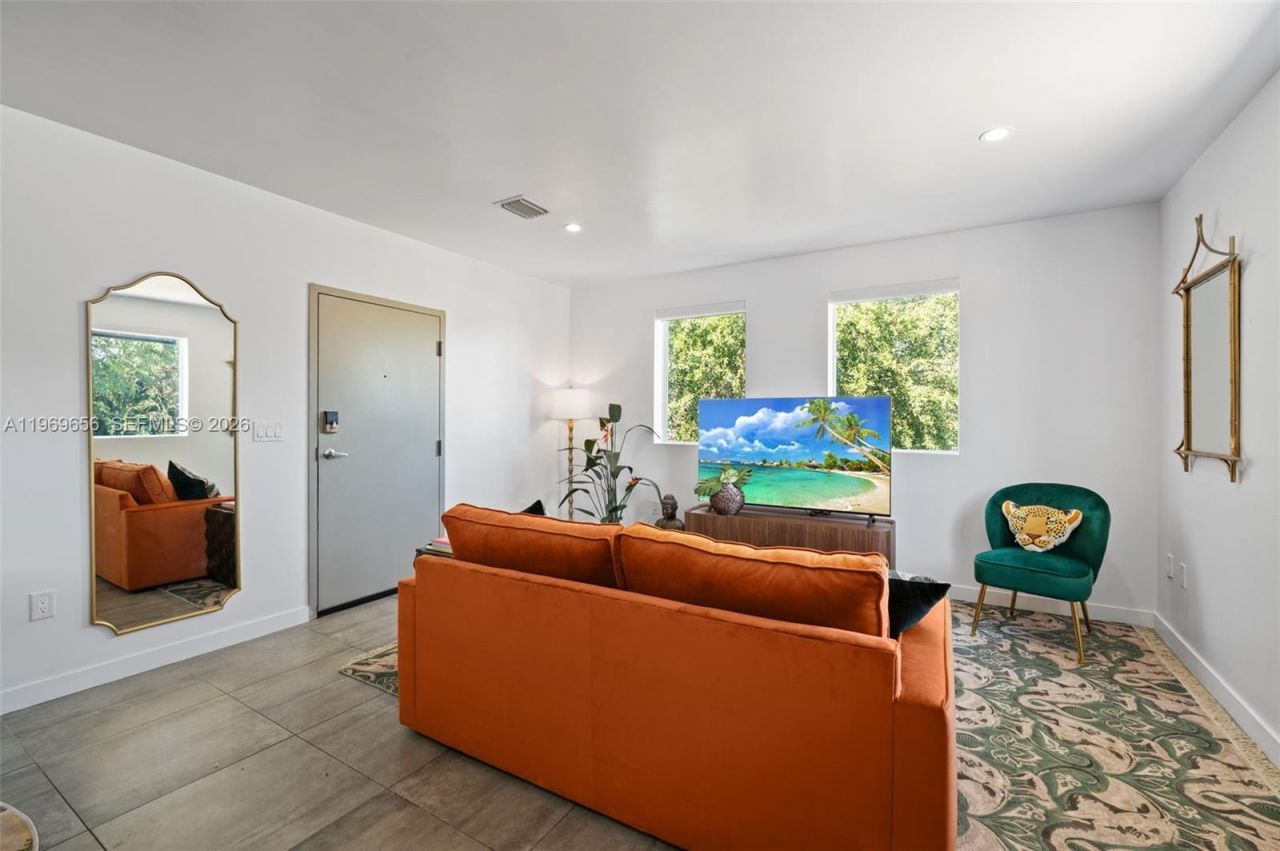 165 NW 39th St, Unit 8, Miami, FL 33127 Photo