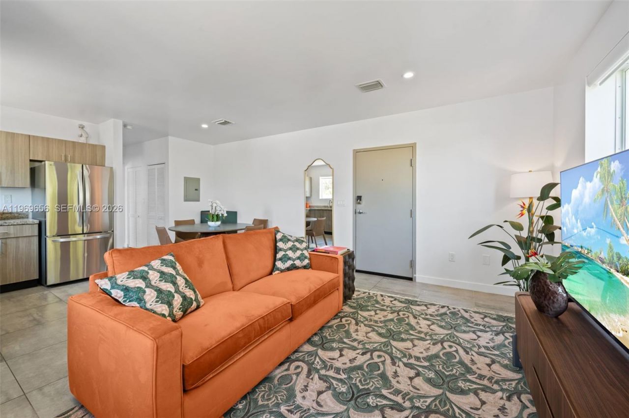 165 NW 39th St, Unit 8, Miami, FL 33127 Photo