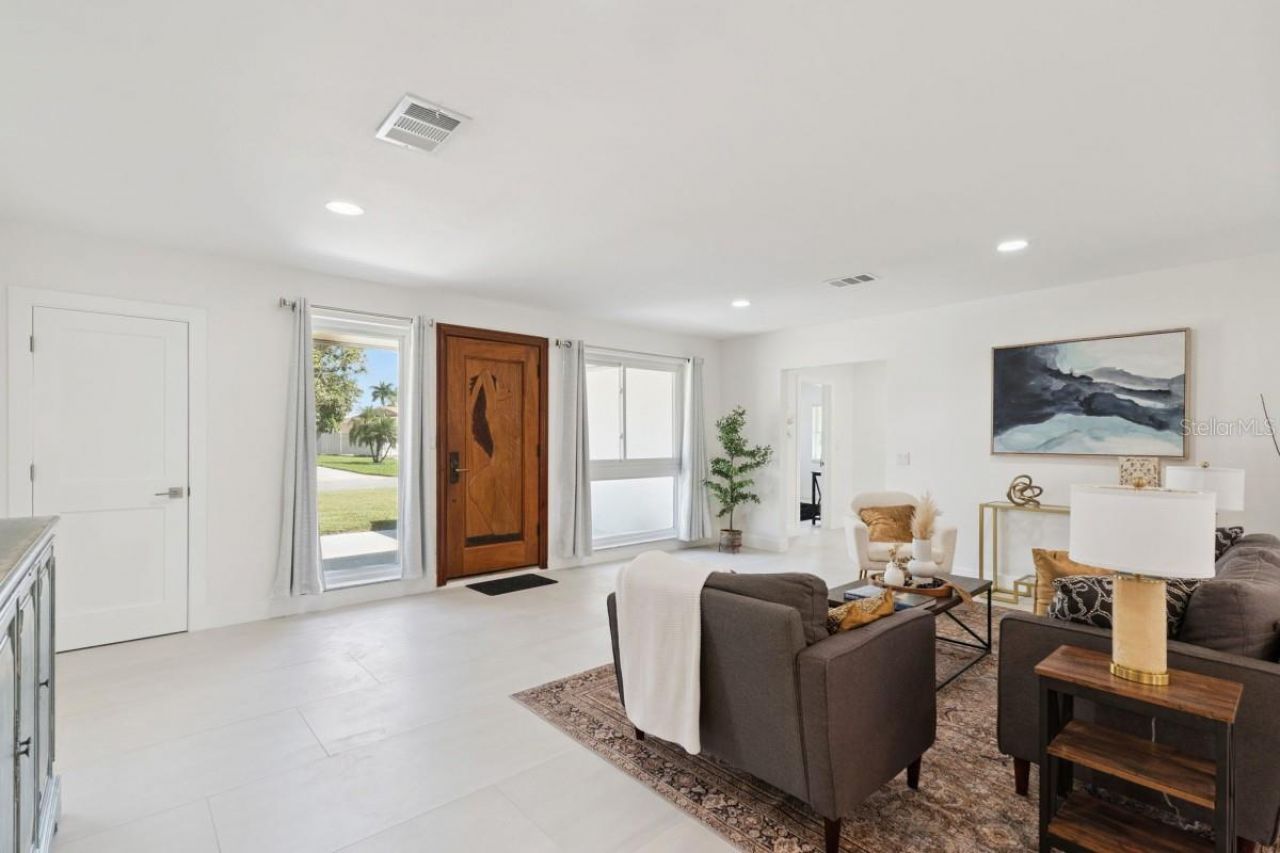 2335 Tropical Shores Drive Se, Saint Petersburg, FL 33705 Photo