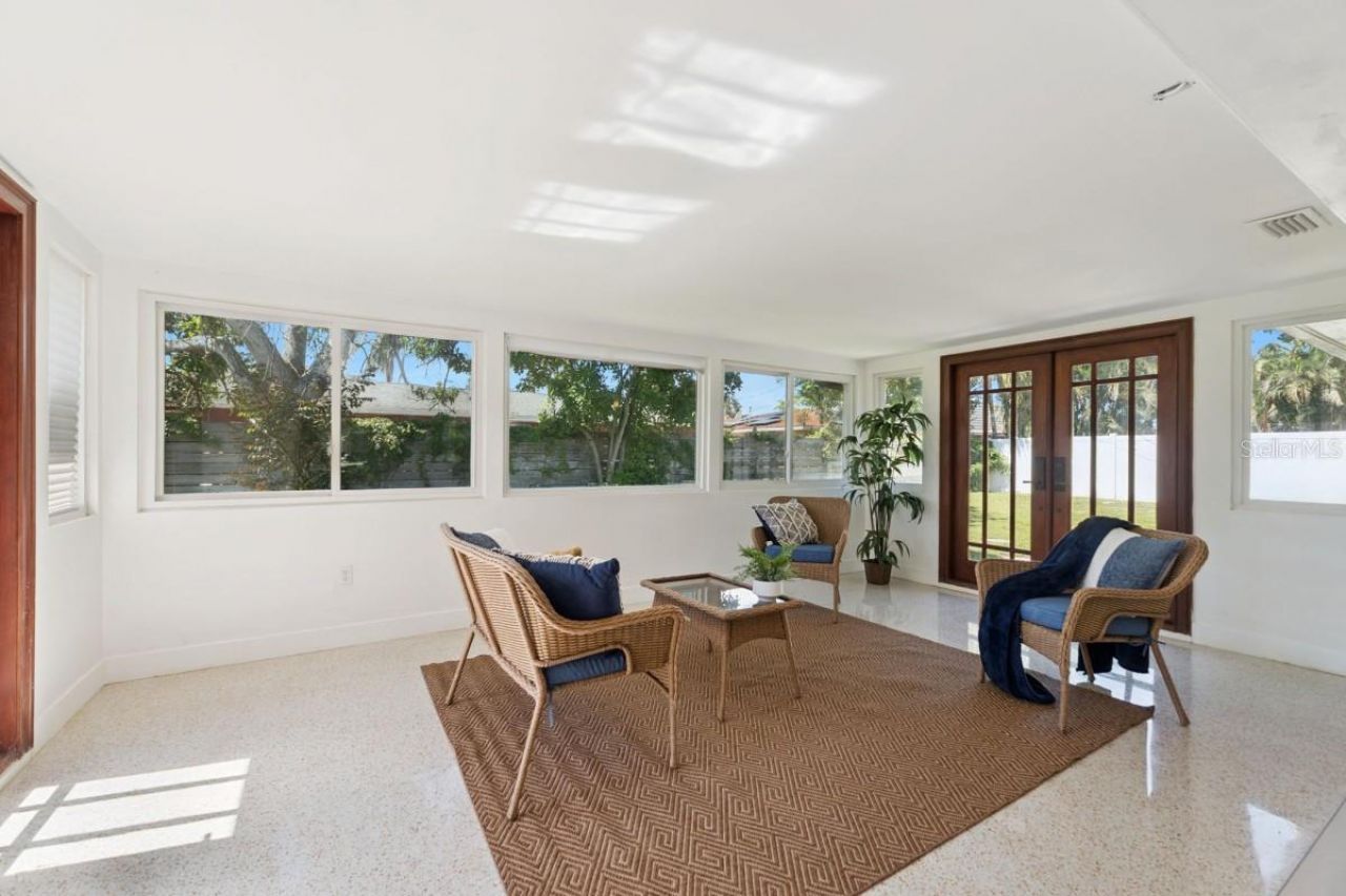 2335 Tropical Shores Drive Se, Saint Petersburg, FL 33705 Photo