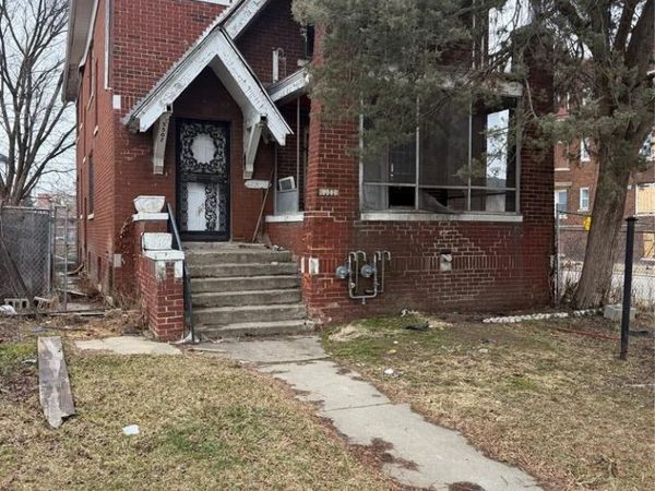 5502 S Clarendon Street, Detroit, MI 48204