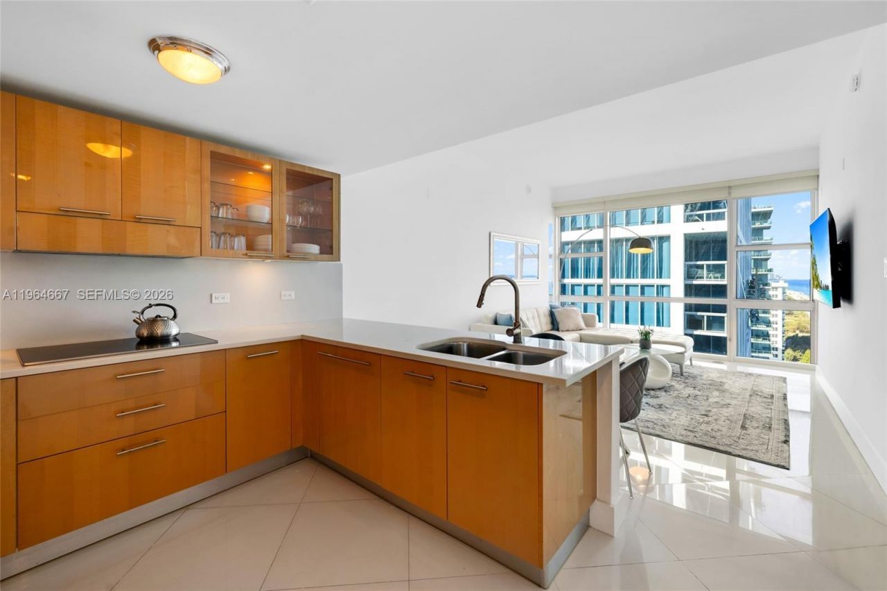 6801 Collins Ave, Unit PH11 / Dee, Miami Beach, FL 33141 Photo