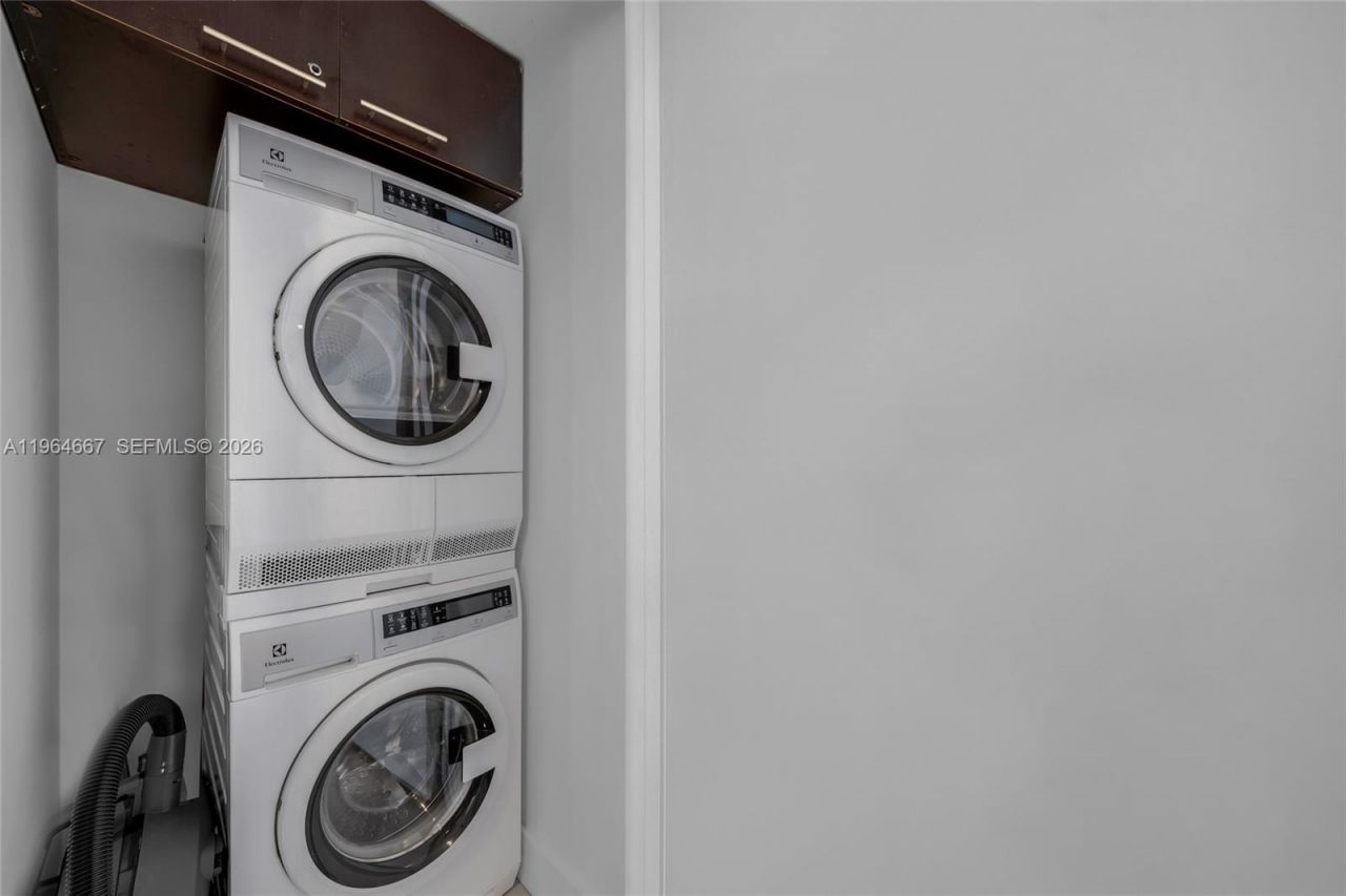 6801 Collins Ave, Unit PH11 / Dee, Miami Beach, FL 33141 Photo