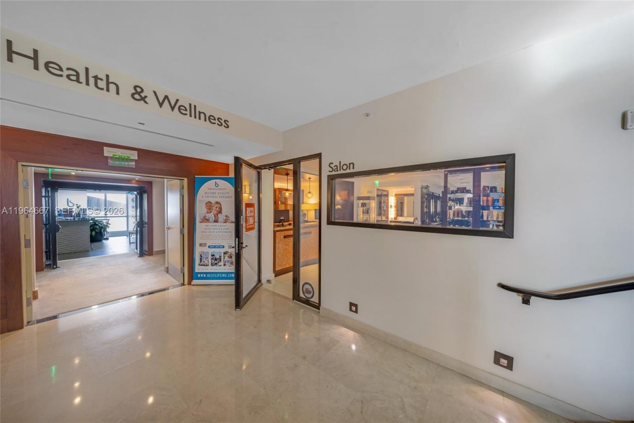 6801 Collins Ave, Unit PH11 / Dee, Miami Beach, FL 33141 Photo