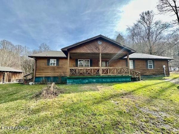 6225 W Norton Rd, Norton, VA 24273