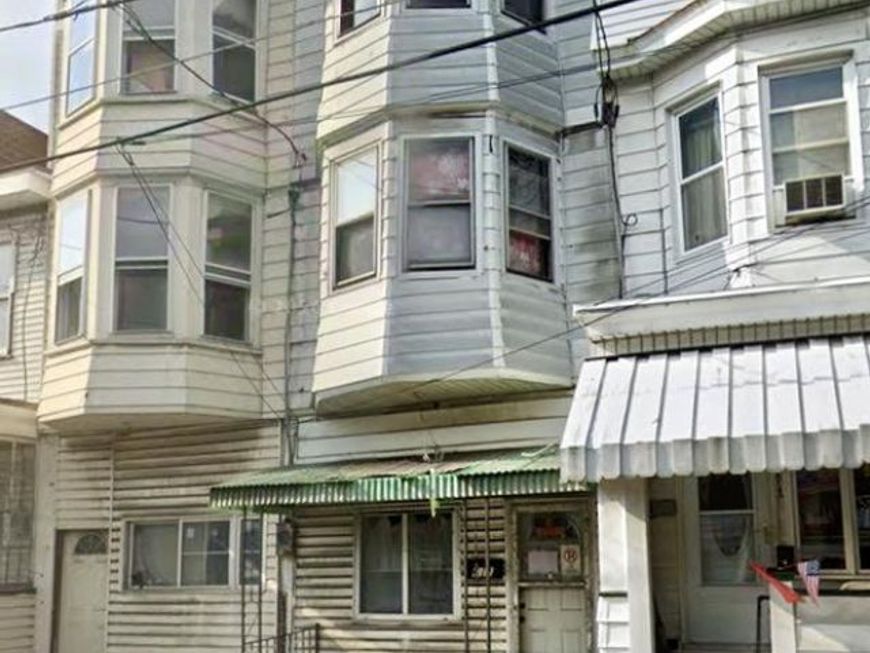 609 E Centre Street, Mahanoy City, PA 17948 Main Photo