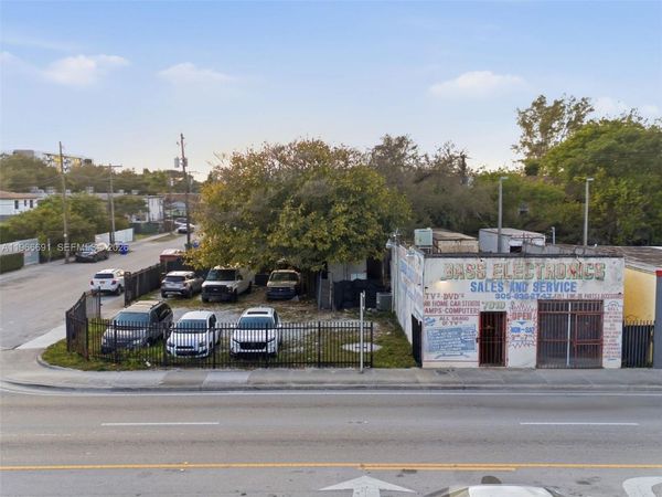 7010 NW 7th Ave, Miami, FL 33150