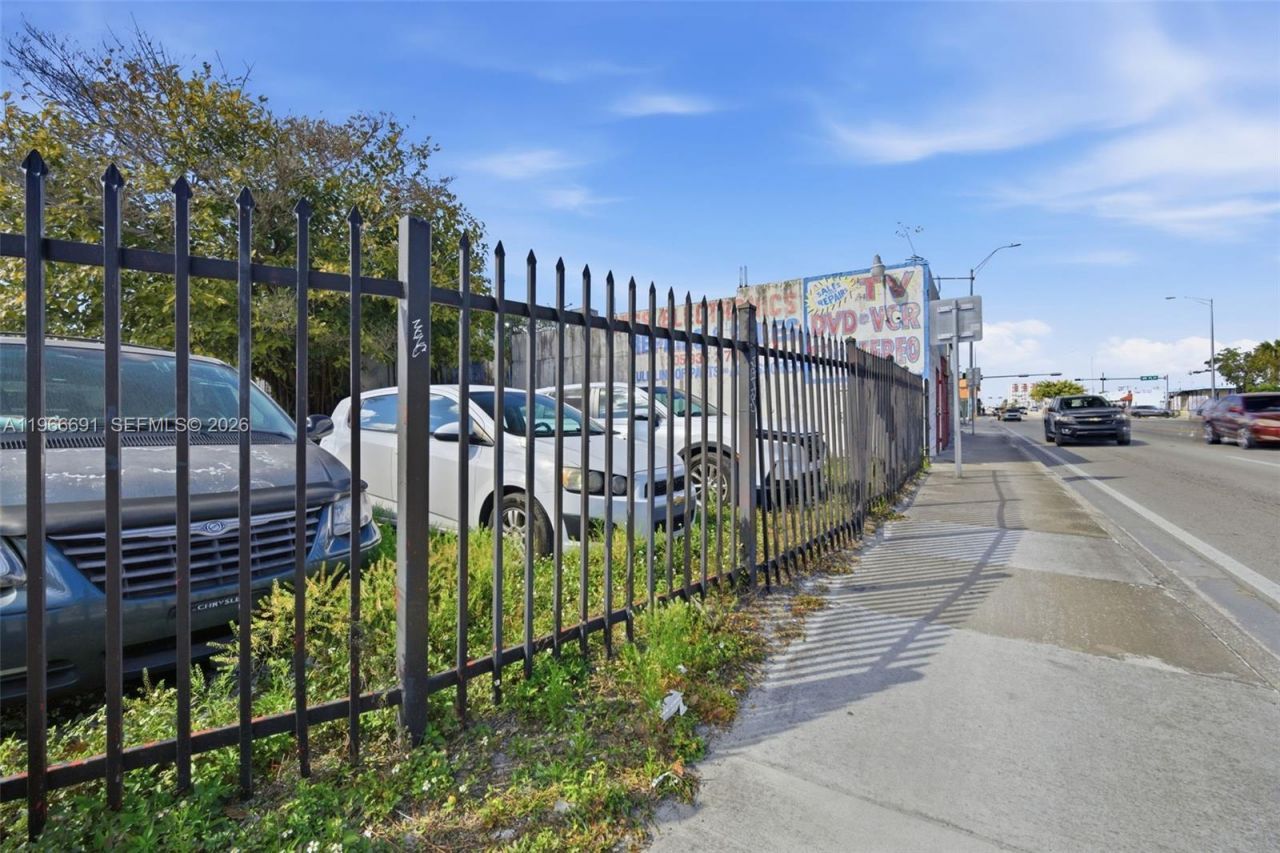 7010 NW 7th Ave, Miami, FL 33150 Photo