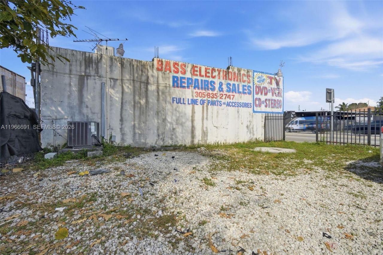 7010 NW 7th Ave, Miami, FL 33150 Photo