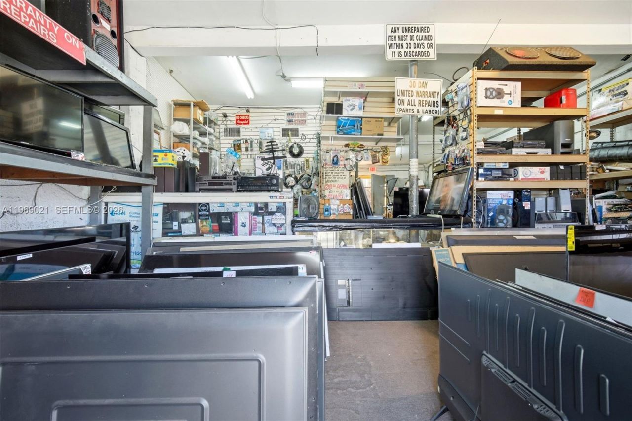 7004 NW 7th Ave , Miami, FL 33150 Photo