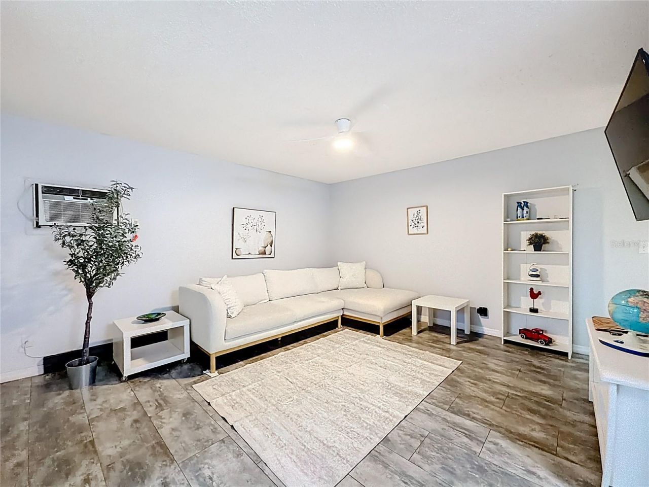 5396 4th Street N, Unit 105, Saint Petersburg, FL 33703 Photo