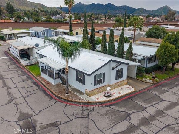 22111 Newport, Riverside, CA 92313