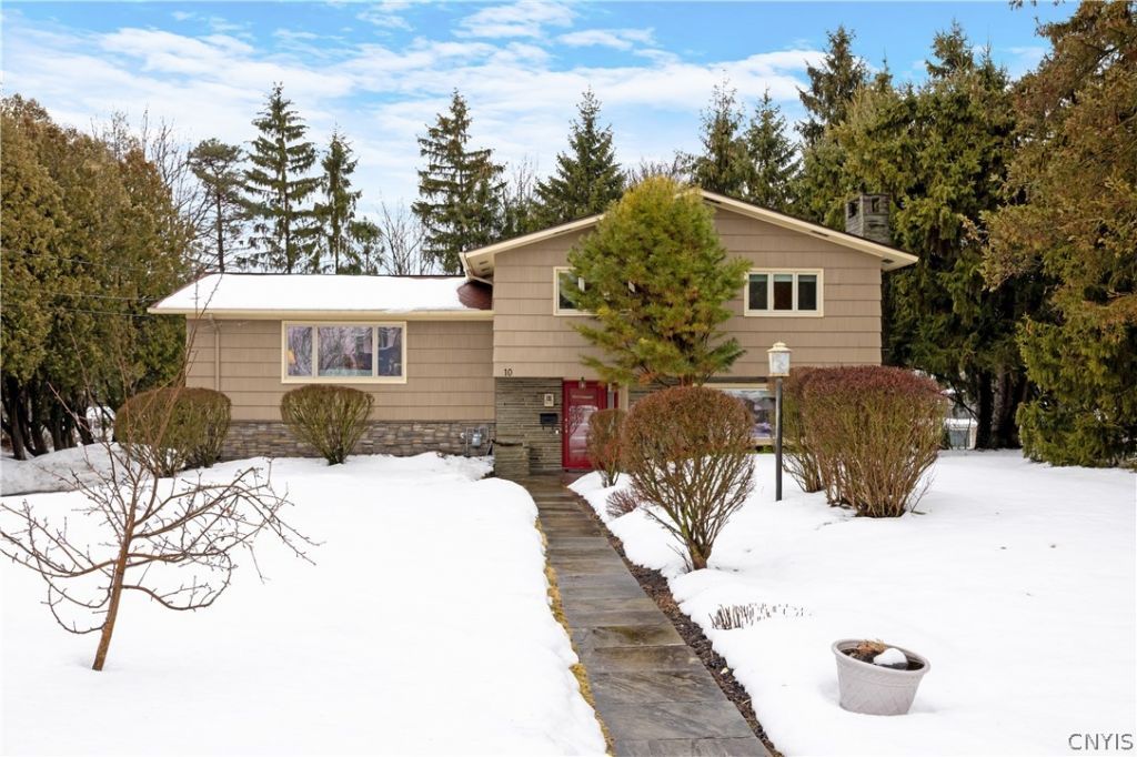 10 Northridge Road, Syracuse, NY 13214 Main Photo
