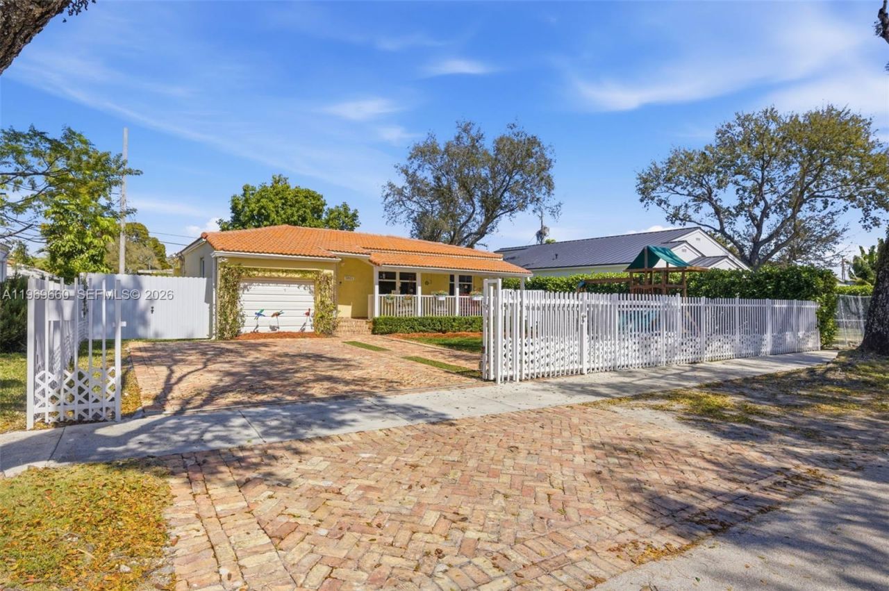 5851 SW 15th St, West Miami, FL 33144 Photo