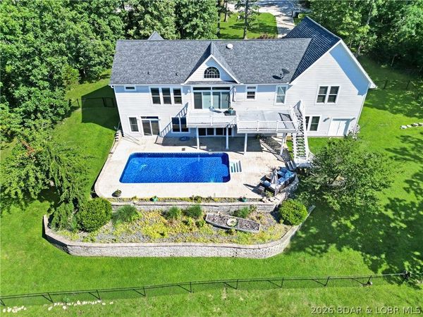 201 Helinda Lane , Lake Ozark, MO 65049