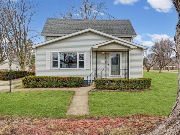 726 E Thompson Avenue, Hoopeston, IL 60942