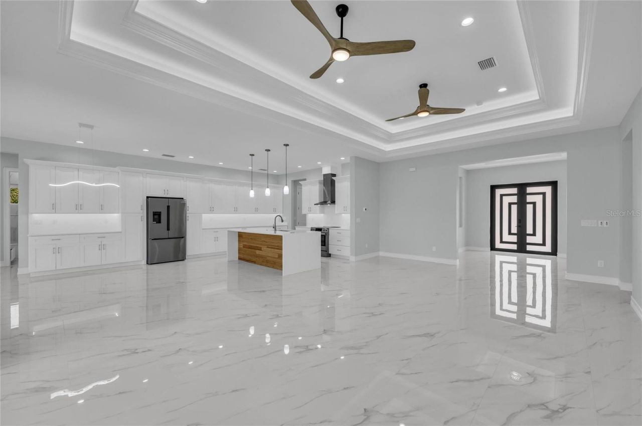 18702 Arapahoe Circle, Port Charlotte, FL 33948 Photo