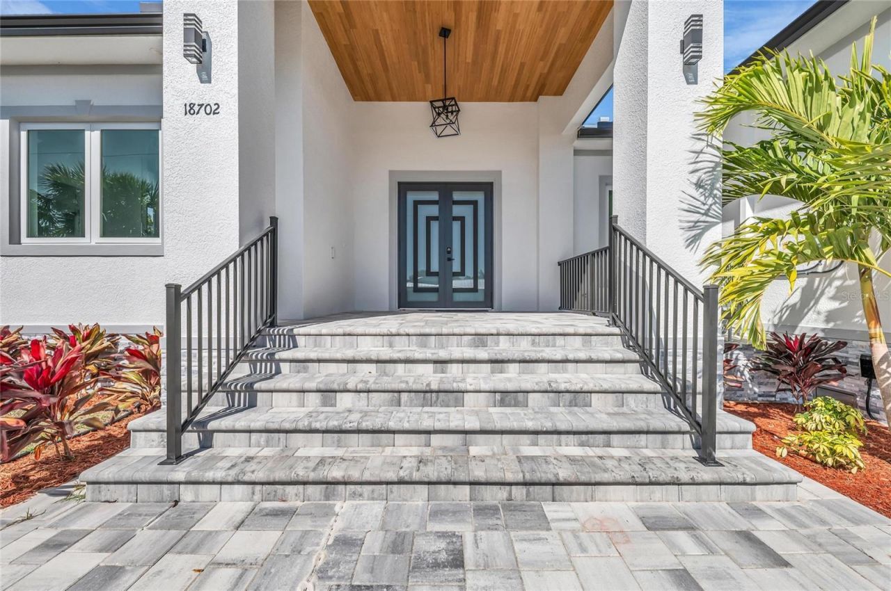 18702 Arapahoe Circle, Port Charlotte, FL 33948 Photo