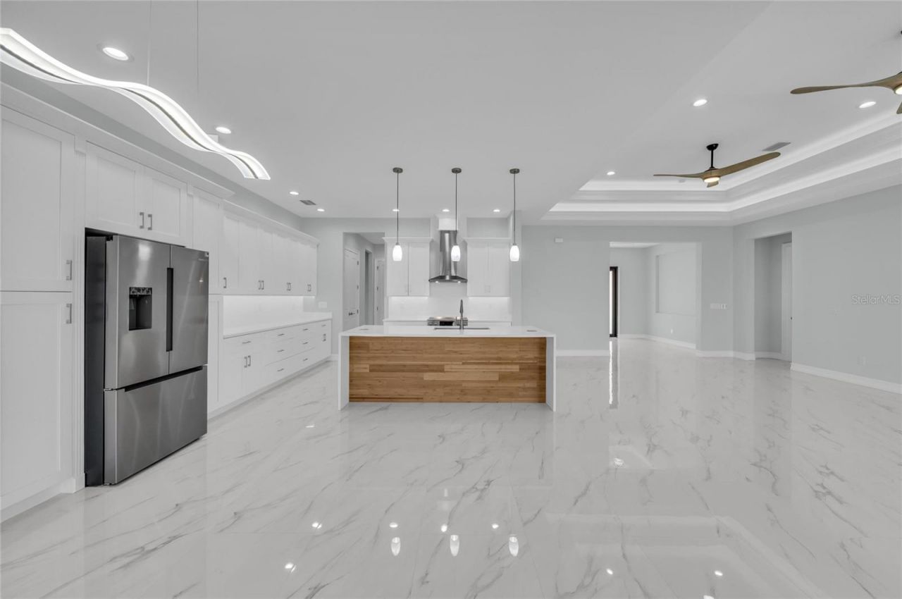 18702 Arapahoe Circle, Port Charlotte, FL 33948 Photo