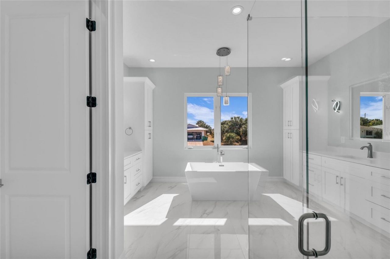 18702 Arapahoe Circle, Port Charlotte, FL 33948 Photo