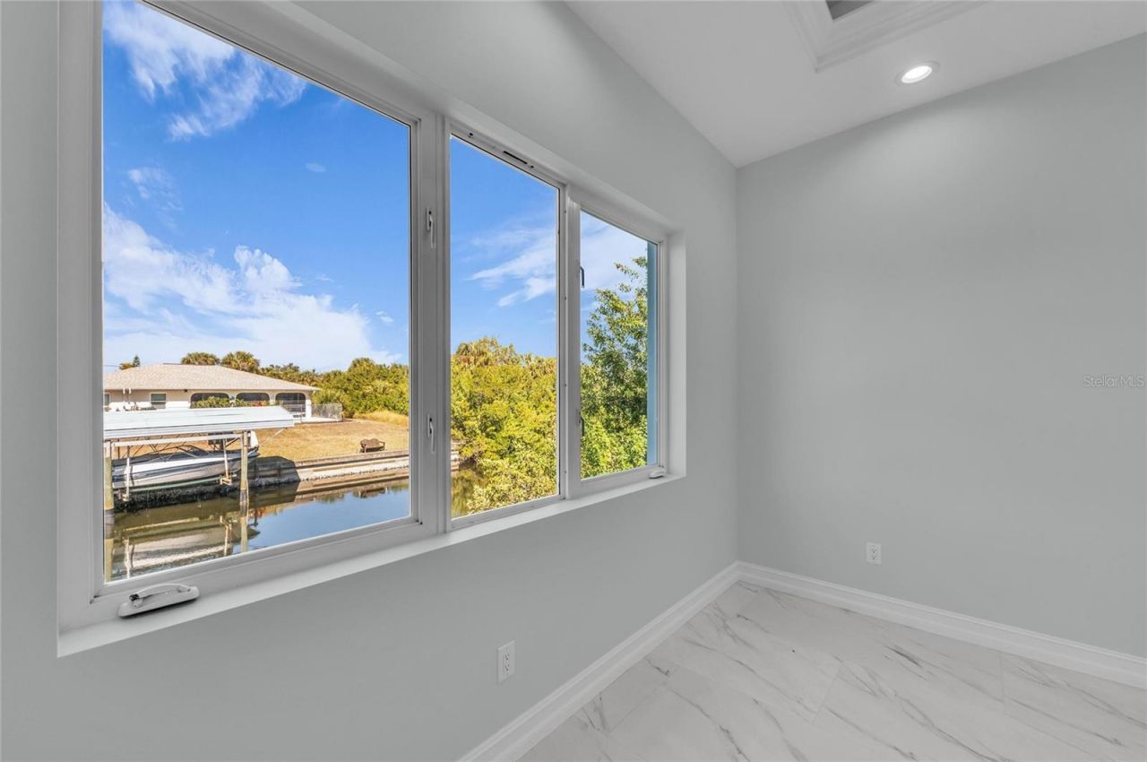 18702 Arapahoe Circle, Port Charlotte, FL 33948 Photo