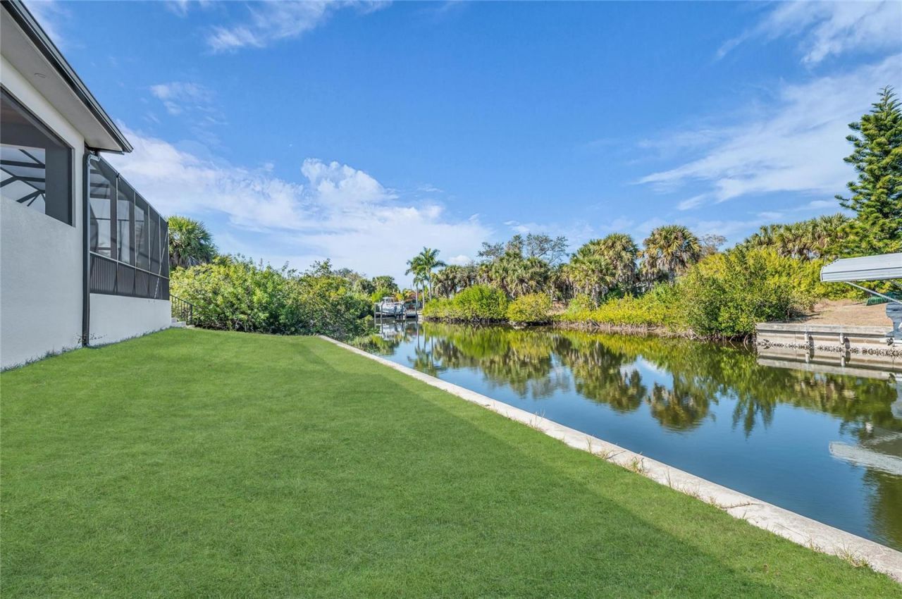 18702 Arapahoe Circle, Port Charlotte, FL 33948 Photo