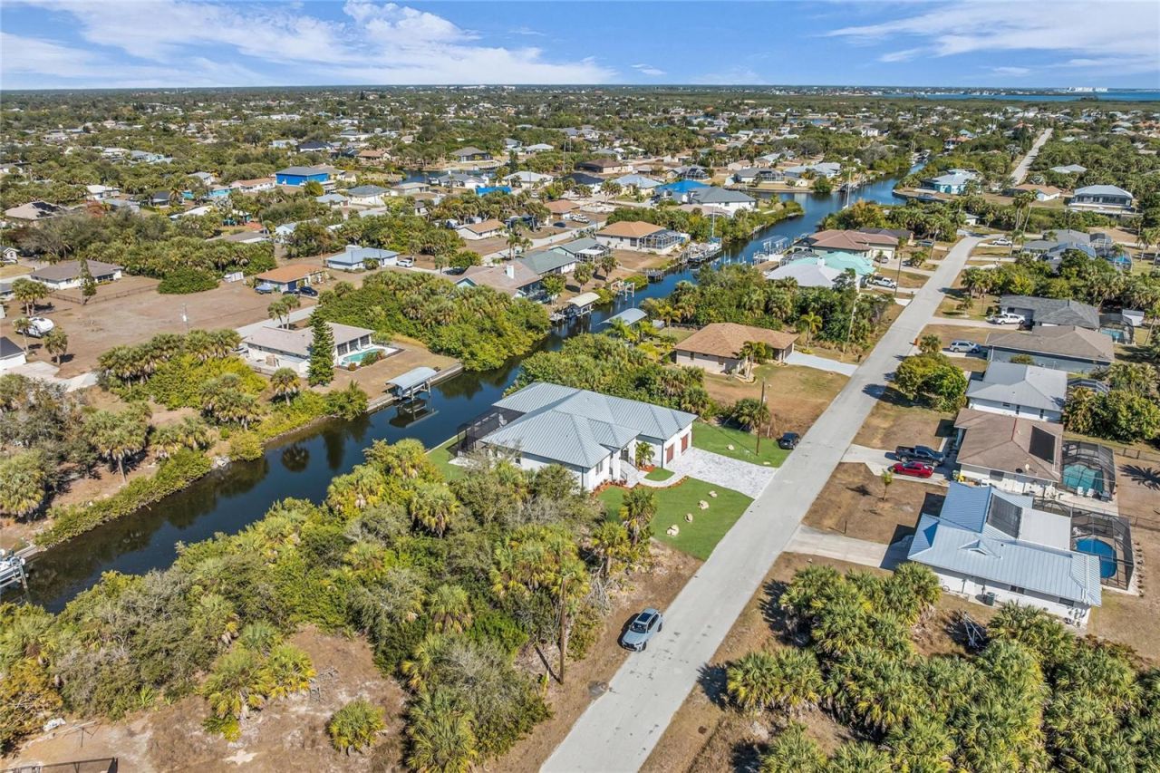 18702 Arapahoe Circle, Port Charlotte, FL 33948 Photo