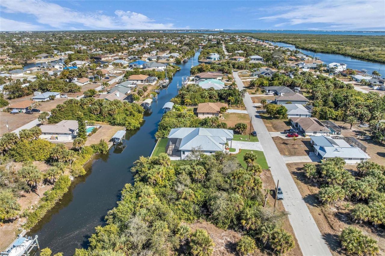 18702 Arapahoe Circle, Port Charlotte, FL 33948 Photo