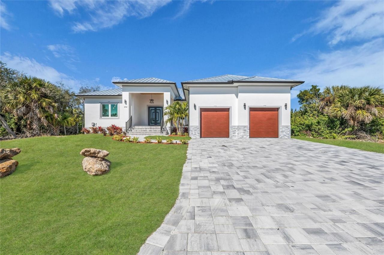 18702 Arapahoe Circle, Port Charlotte, FL 33948 Photo