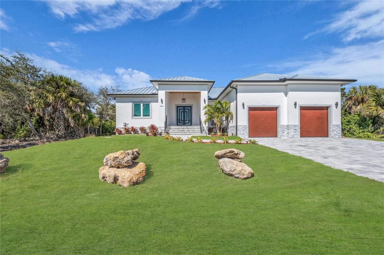 18702 Arapahoe Circle, Port Charlotte, FL 33948 Photo