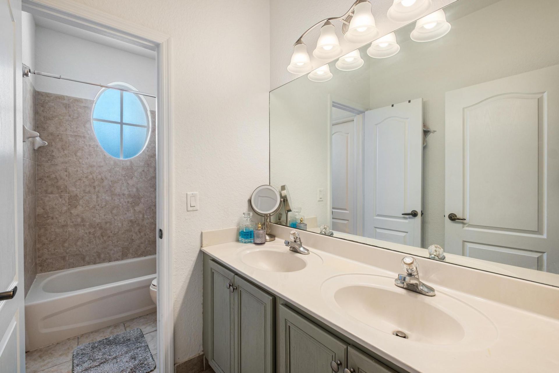 8741 NW 110th Avenue, Doral, FL 33178 Photo