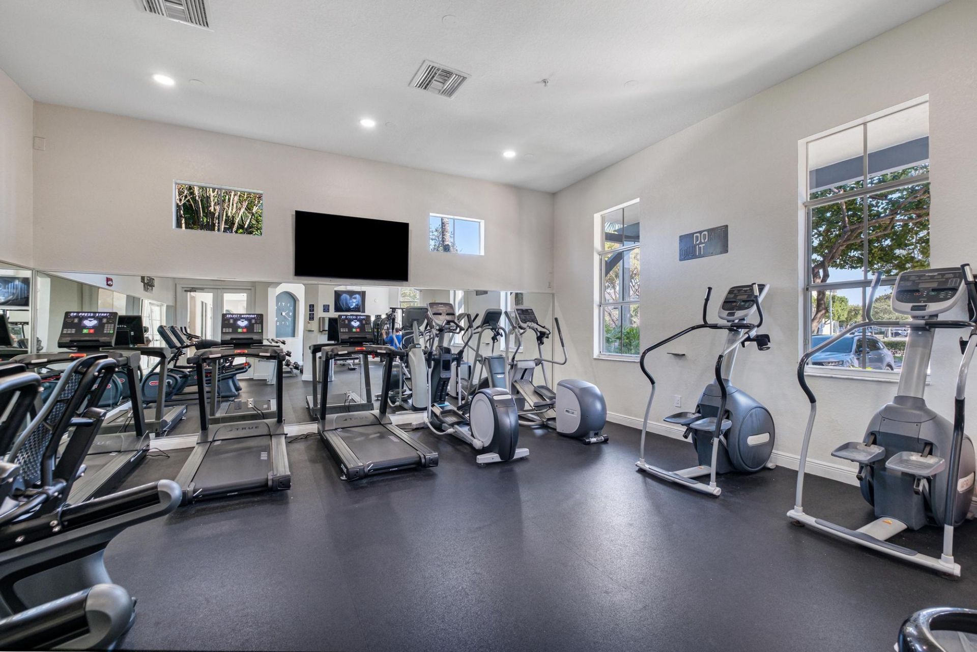 8741 NW 110th Avenue, Doral, FL 33178 Photo