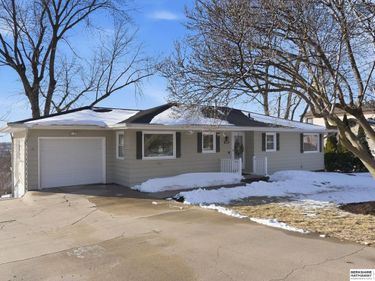 1010 Bellevue Boulevard S, Bellevue, NE 68005