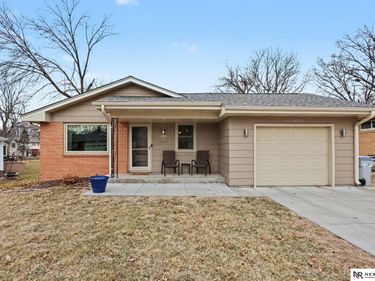 4041 S 37th Street, Lincoln, NE 68506