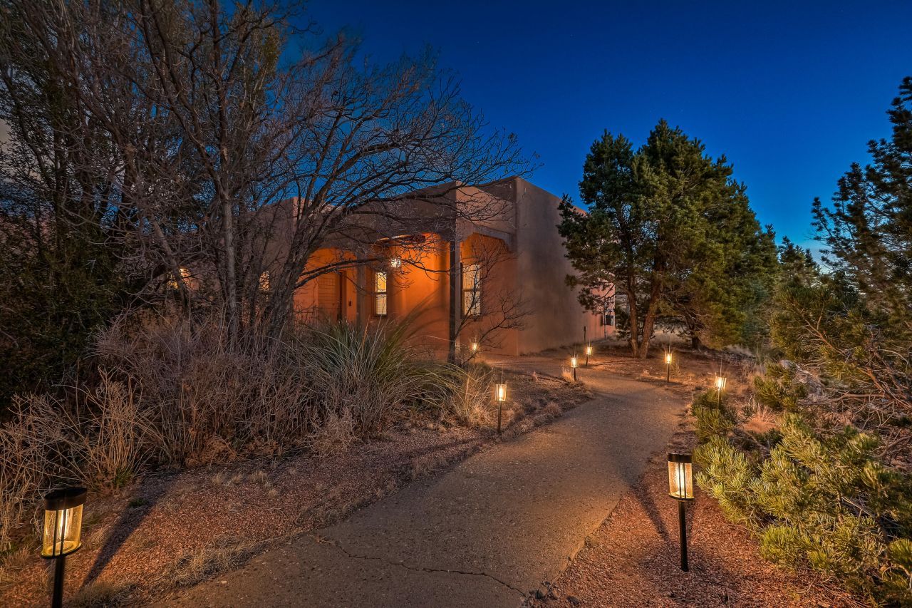 1180 Laurel Place Ne, Albuquerque, NM 87122 Main Photo
