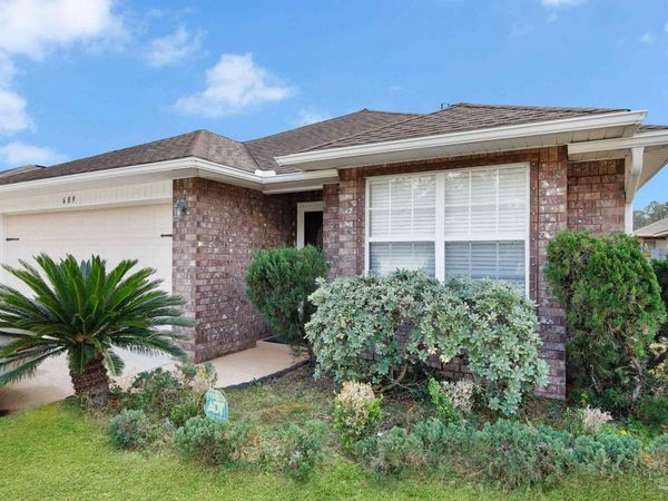 689 Mozingo Ln, Pensacola, FL 32514