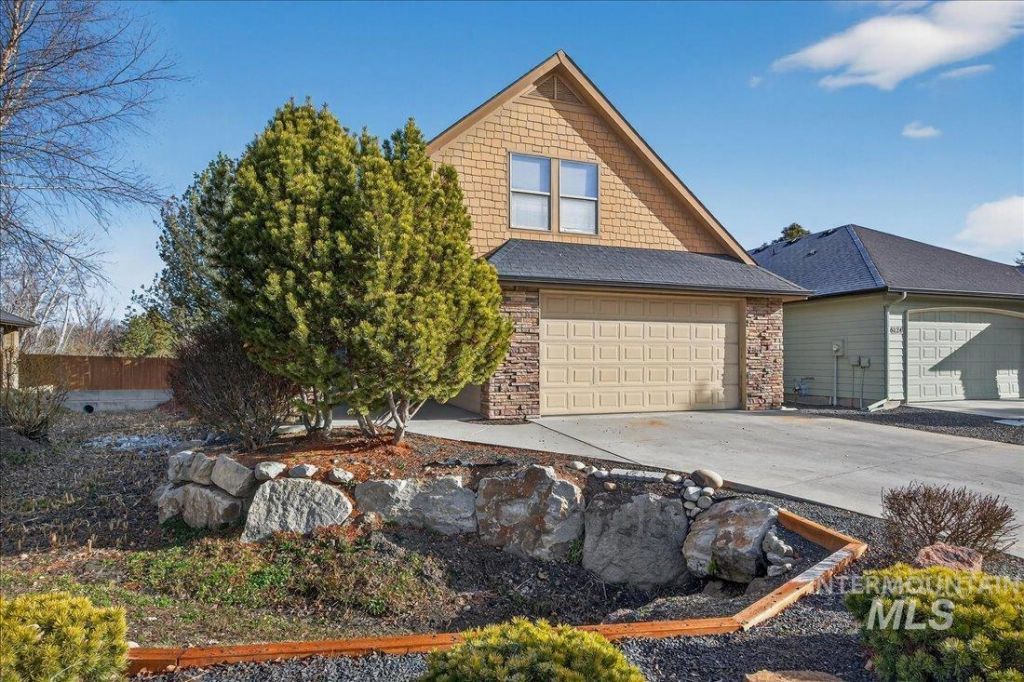 6131 N Hazelbrook Ln, Garden City, ID 83714 Main Photo
