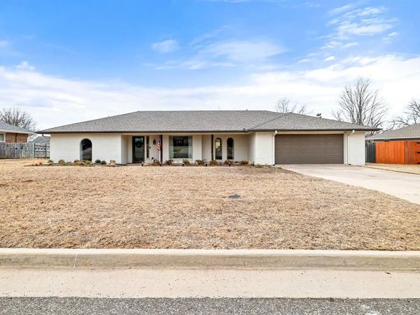 2209 Sunset Drive, Duncan, OK 73533