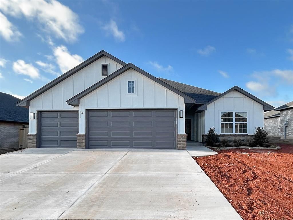 12016 NW 121st Circle, Yukon, OK 73099 Main Photo